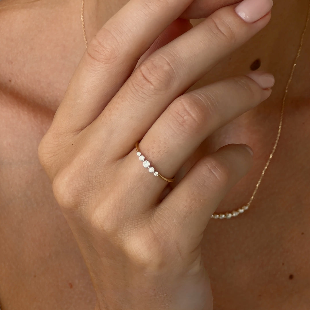 Graduated Diamond Ring 14k Gold - Dahlia