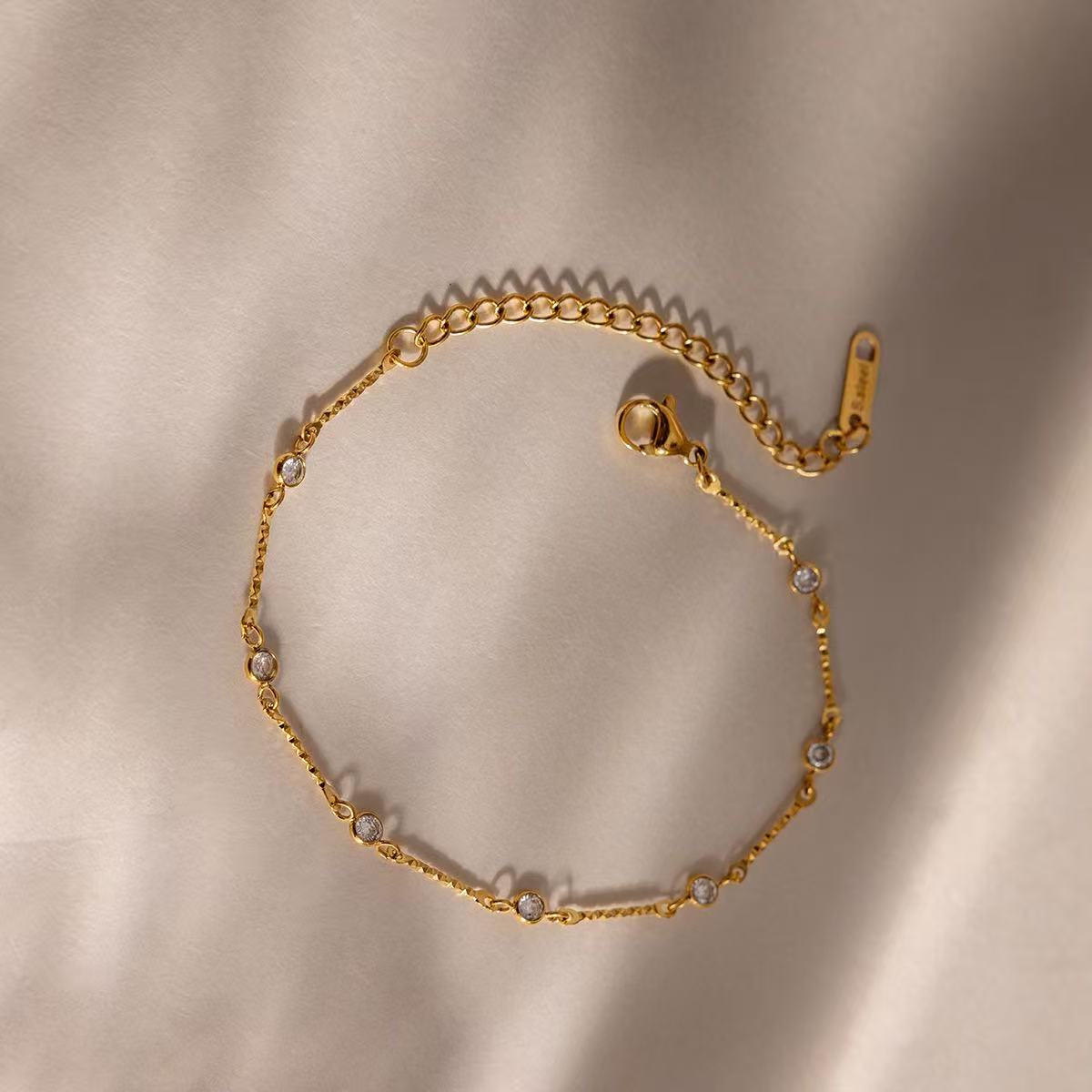 Dainty 18K Gold Zircon Bracelet, Niche Design Versatile Bangle for Women
