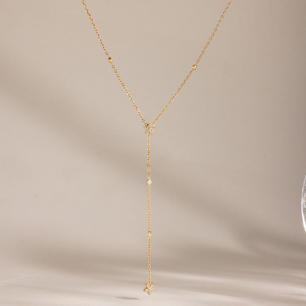 18K Gold INS Classic Flower Zircon Clavicle Necklace