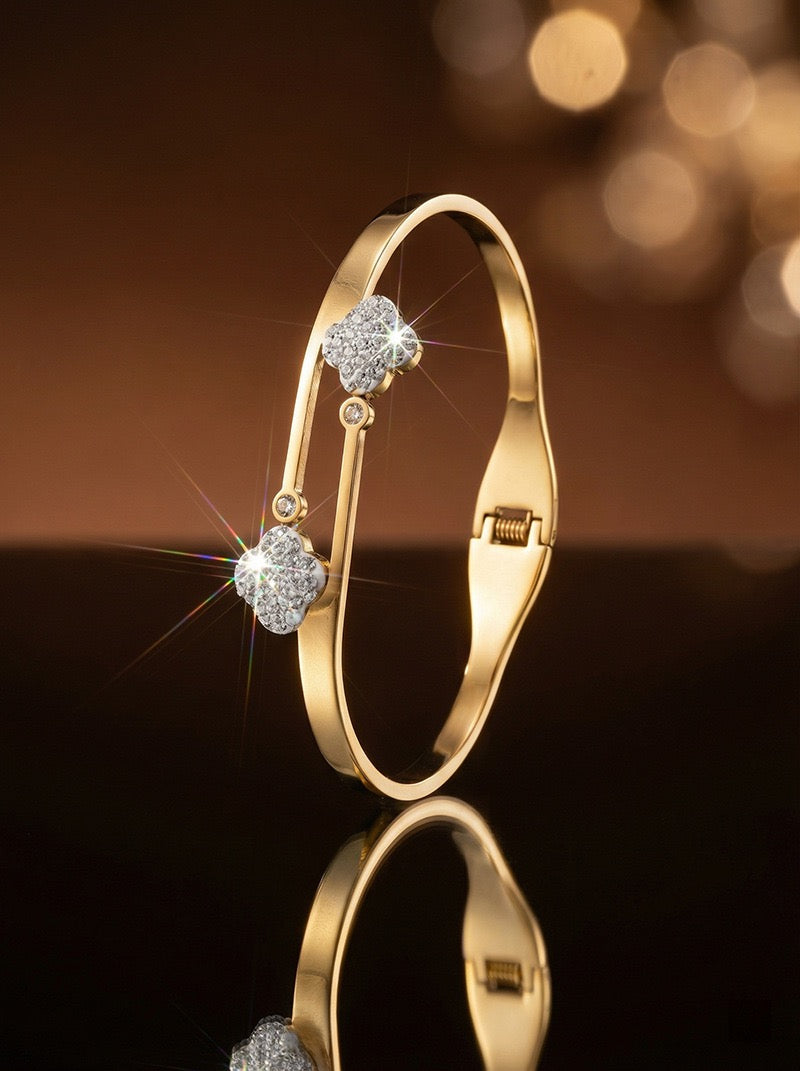 18K Gold CZ Unique Four-Leaf Clover Bracelet