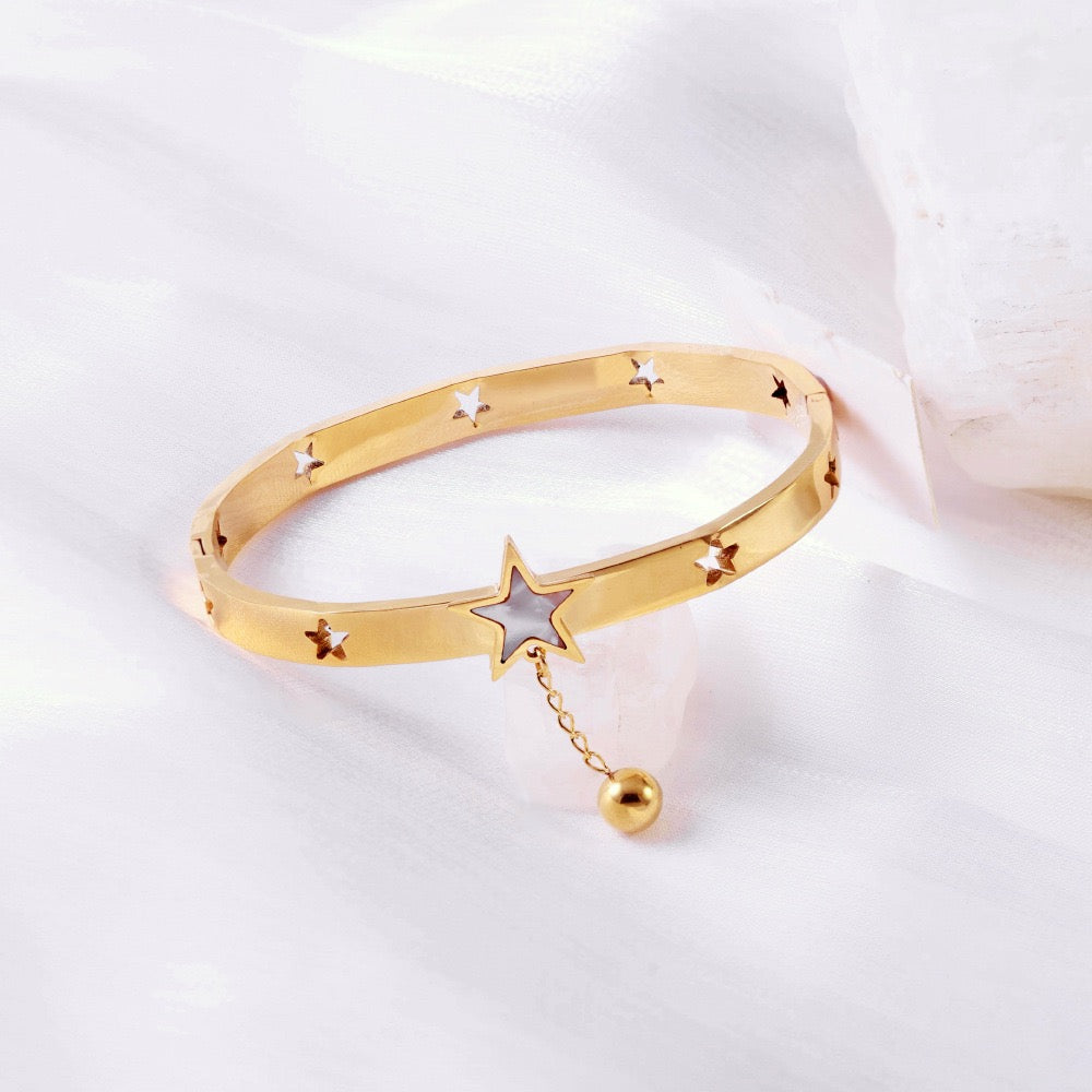 18K Gold Minimalist Star Bangle