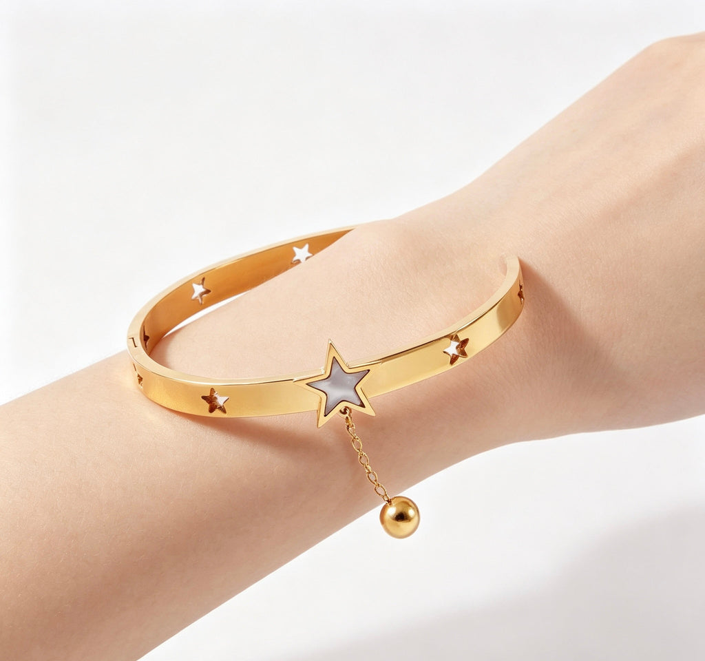 18K Gold Minimalist Star Bangle