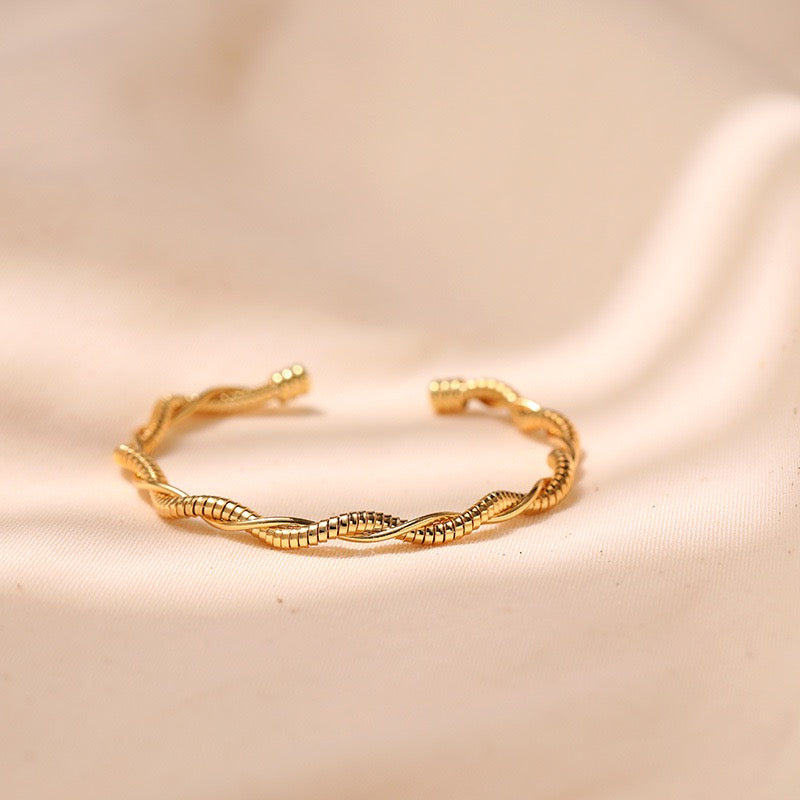 18K Gold Snake Bone Waterdrop Bead Layering Necklace
