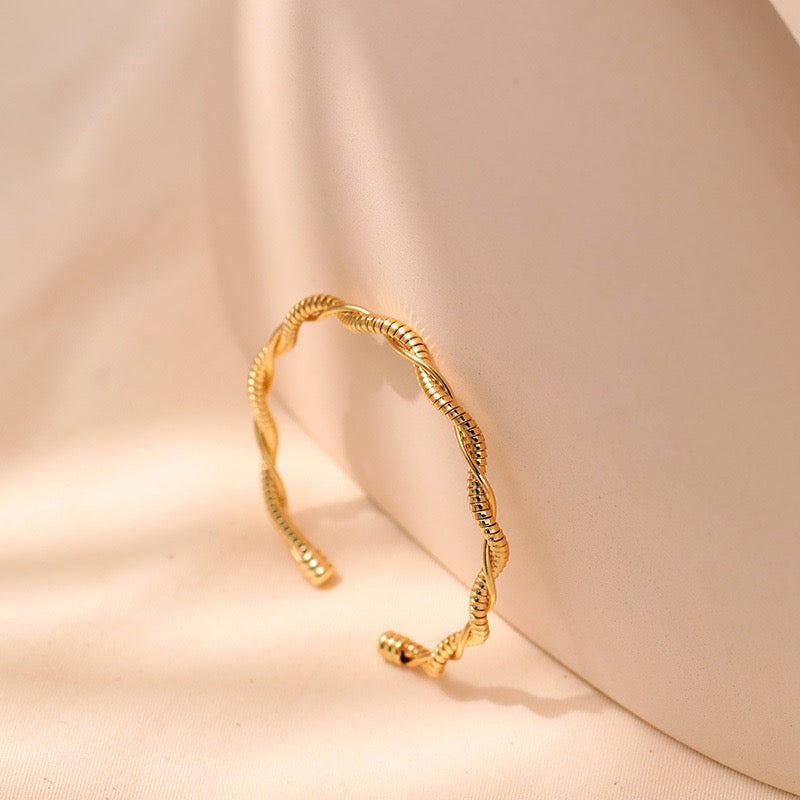 18K Gold Snake Bone Waterdrop Bead Layering Necklace