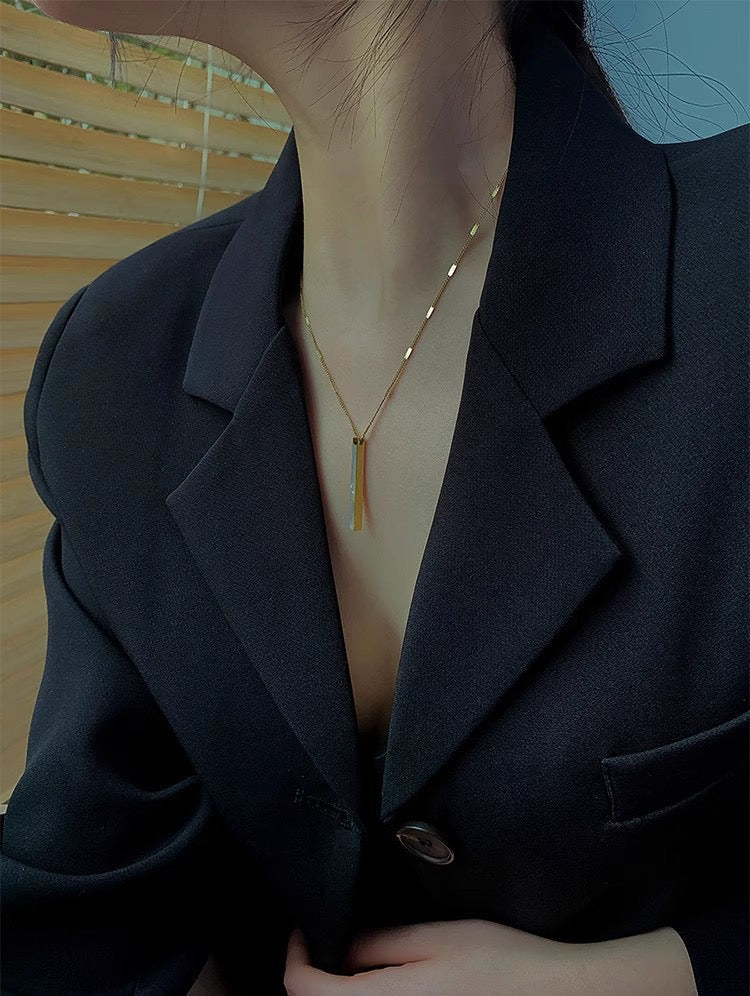 18K Gold Niche Simple Mother of Pearl Long Necklace