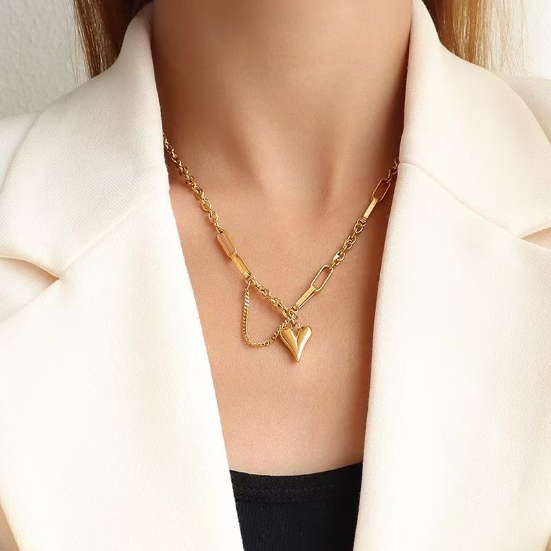 18K Gold Heart Chain Niche Luxury Necklace