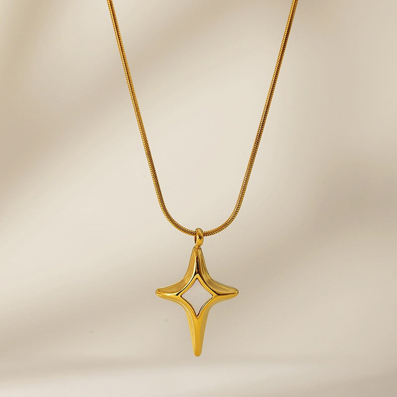 18K Gold Shell Four-pointed Star Necklace