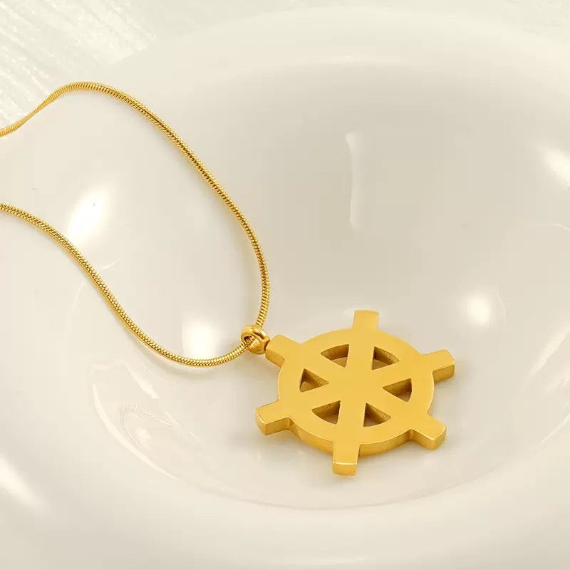18K Gold Star Compass Snake Necklace