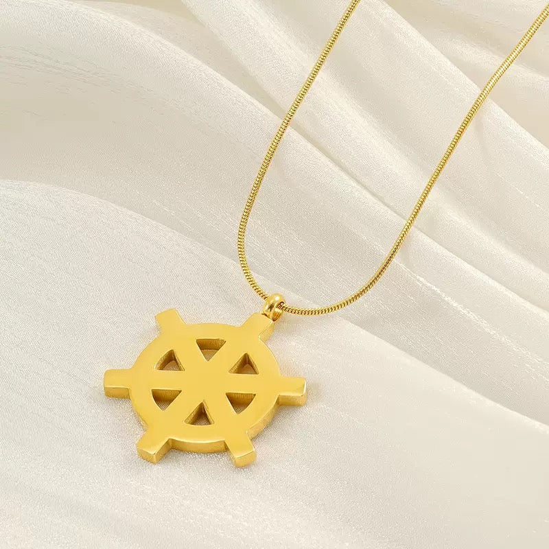 18K Gold Star Compass Snake Necklace