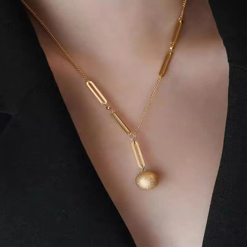 18K Gold Small Ball Clavicle Necklace