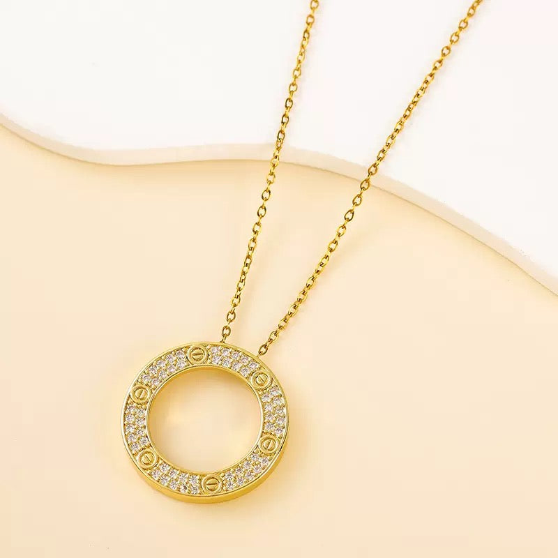 Luxury 14K Star-Set Circle Necklace