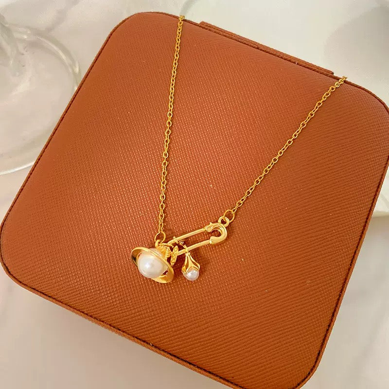 18K Gold Stylish Pearl Safety Pin Necklace