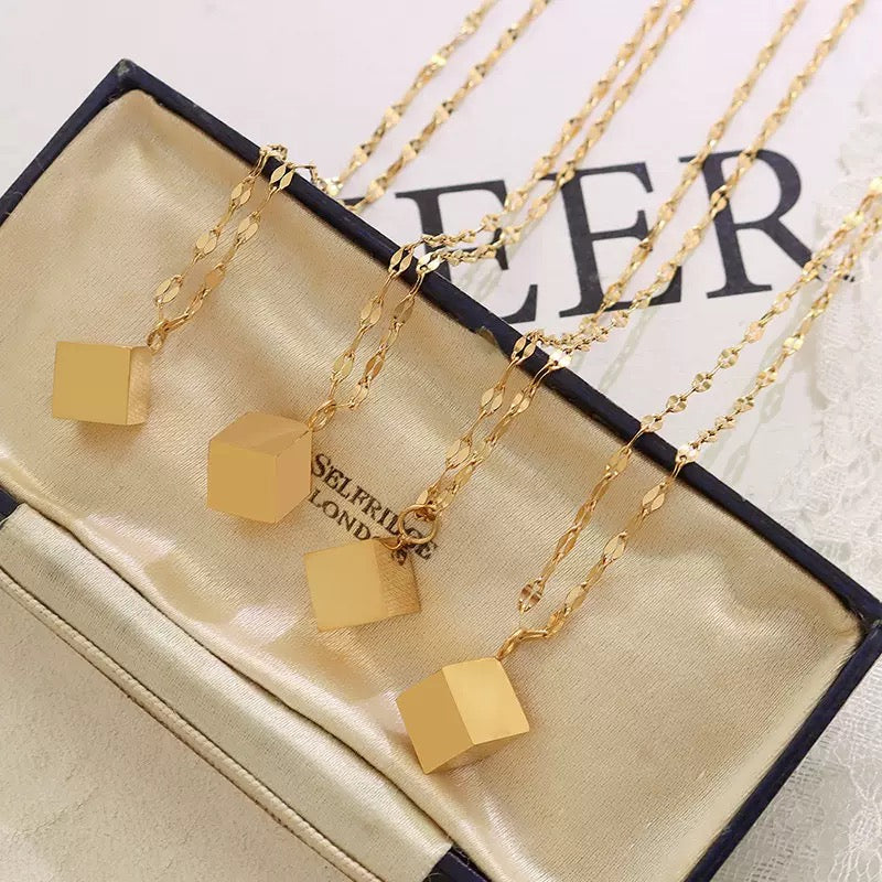18k Gold Cube Pendant Necklace