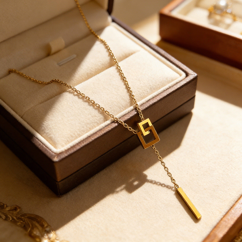 18K Gold Geometric Hollow Square Pendant Necklace, Fashion Versatile Jewelry