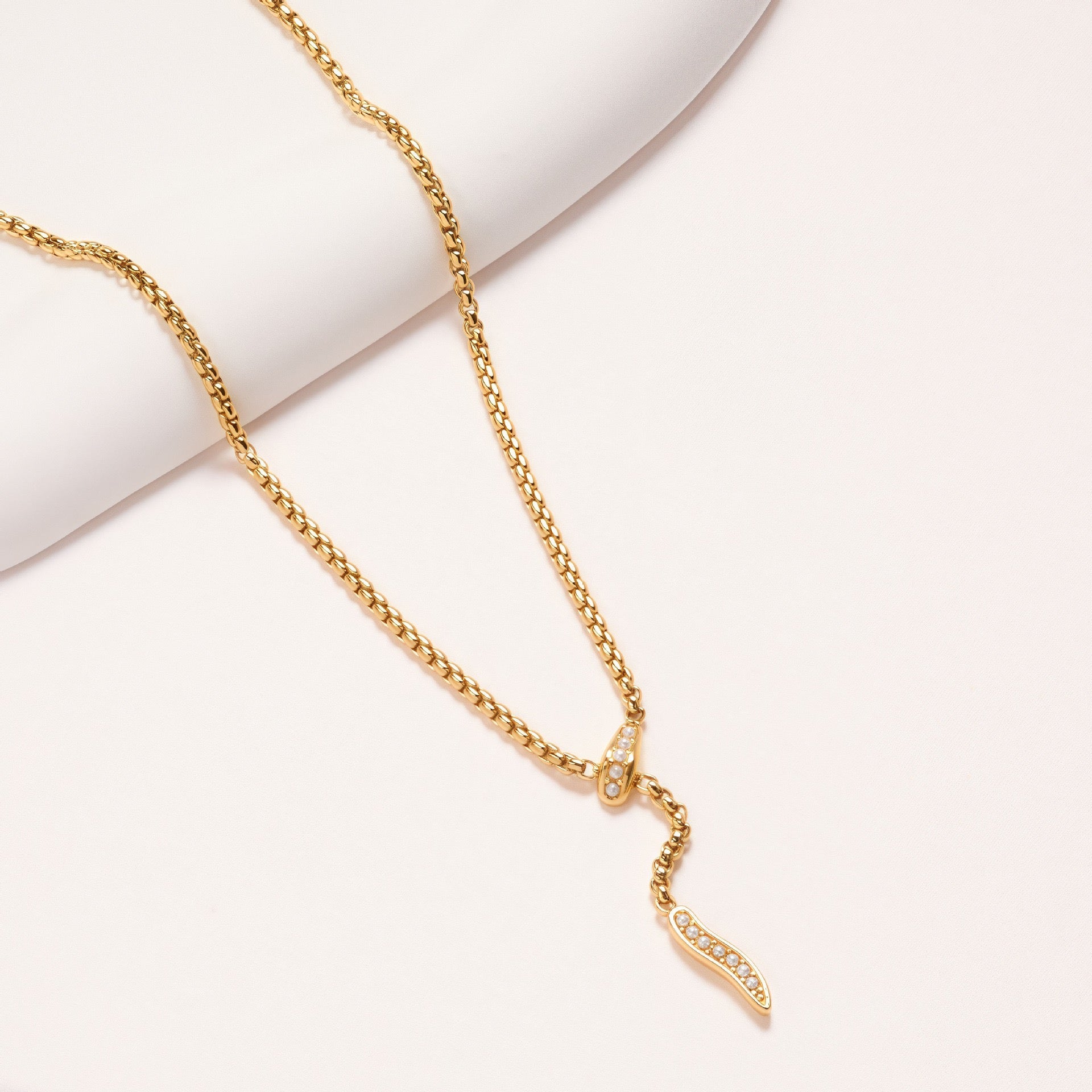 18K Gold Snake Shape Clavicle Necklace, Niche Fashion Jewelry