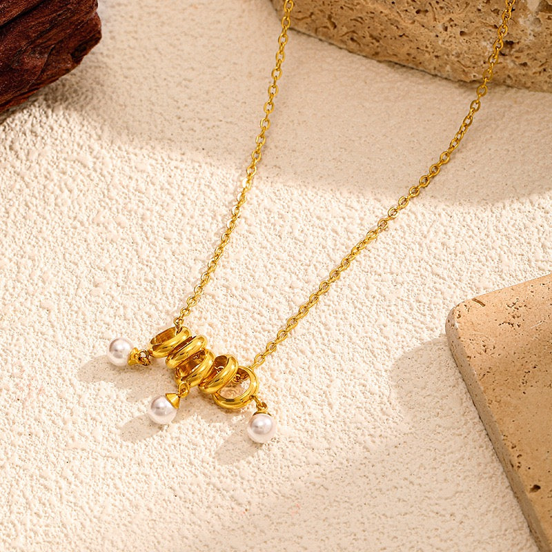 18K Gold Pearl Pendant Necklace, Niche Elegant Temperament Design