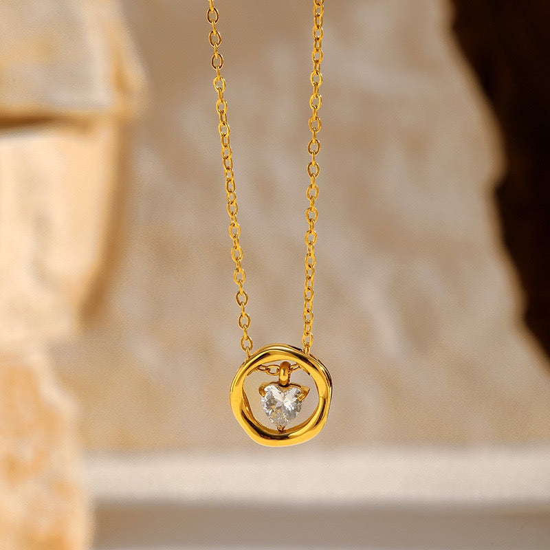 Niche Designed 18K Gold Round & Triangle Pendant Fashion Necklace