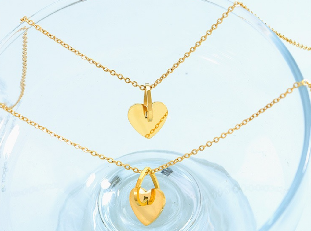 18K Gold Hollow Heart Spliced Pendant Necklace, INS Stylish Design