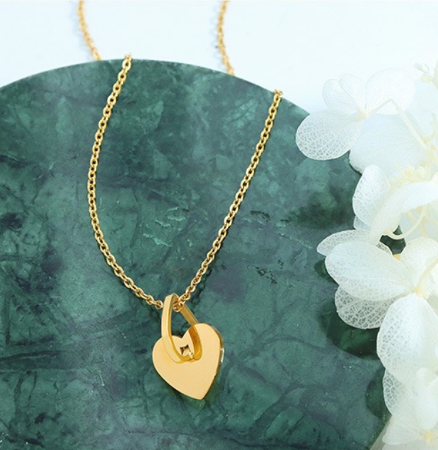 18K Gold Hollow Heart Spliced Pendant Necklace, INS Stylish Design