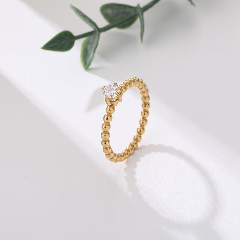 18K Gold Twisted Band Single Diamond Ring, Niche Design for Women