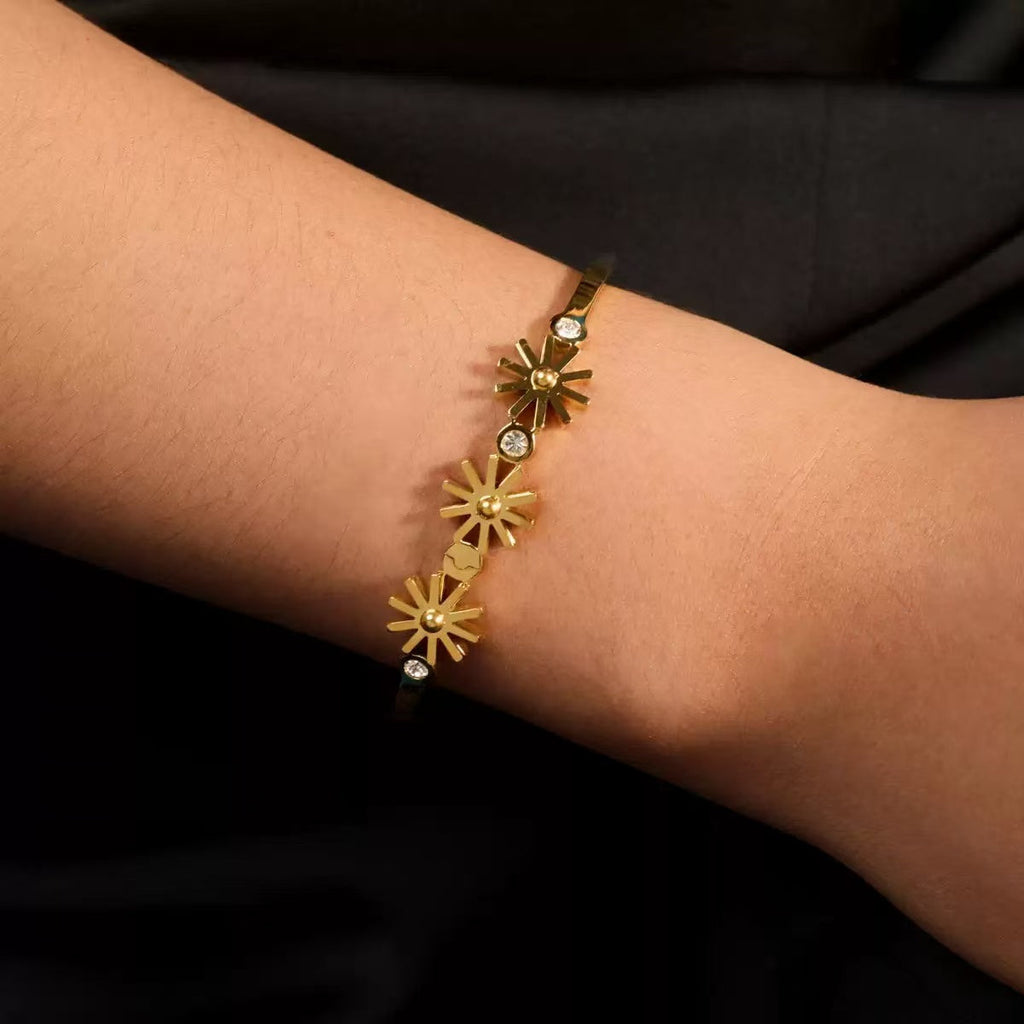 18K Gold Floral Commuter Adjustable Open Bangle