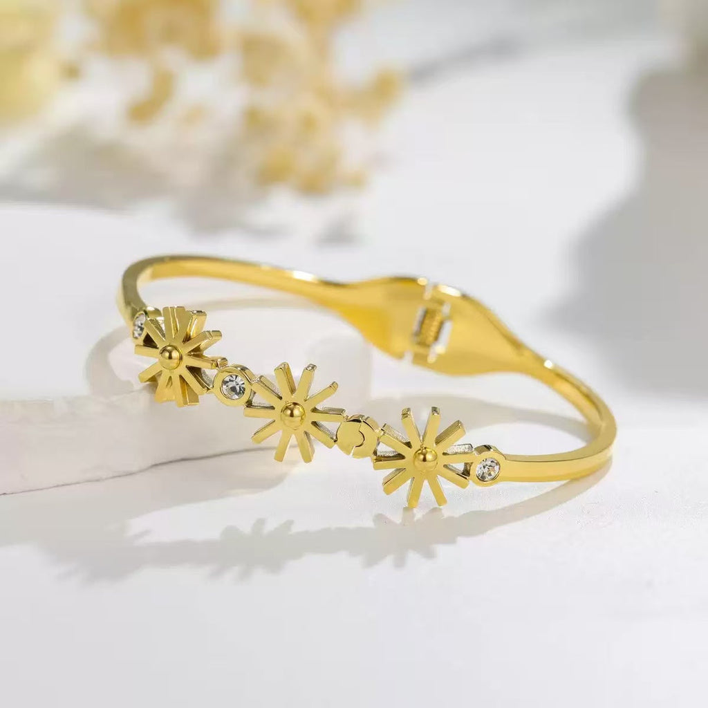 18K Gold Floral Commuter Adjustable Open Bangle