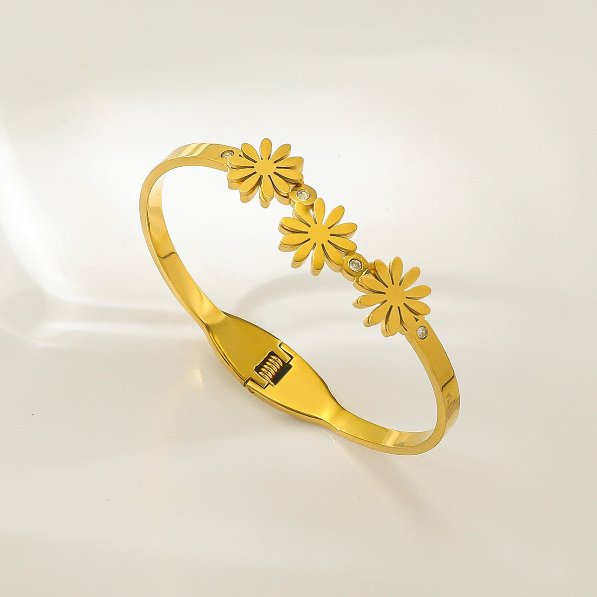 18K Gold Floral Commuter Adjustable Open Bangle