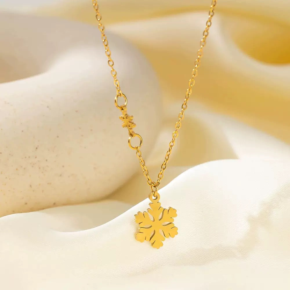 18K Gold Niche Versatile Luxury Snowflake Necklace