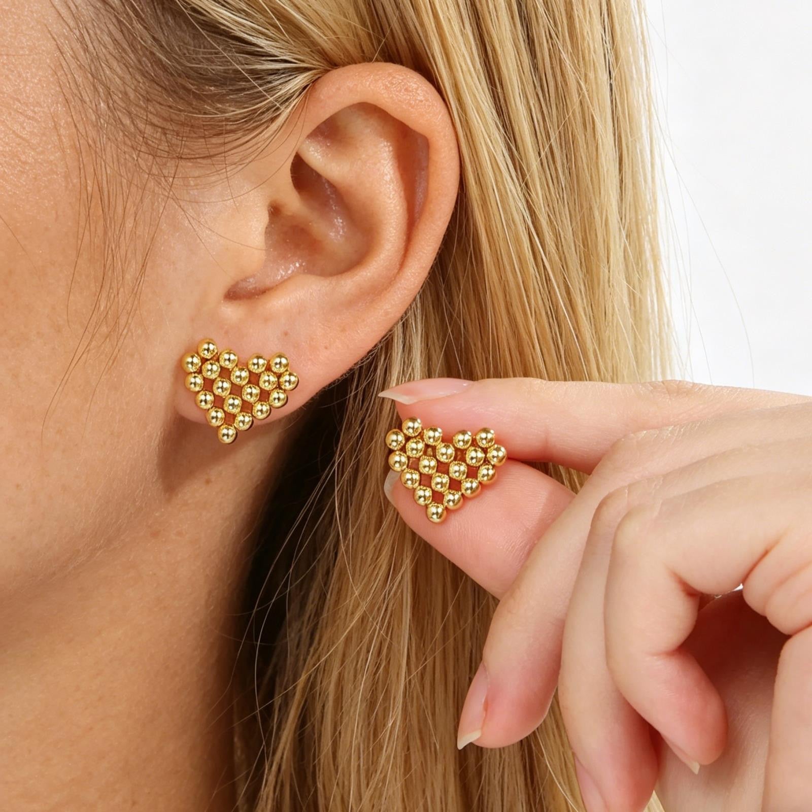 18K Gold INS Trendy Niche Heart Stud Earrings, Daily Commute Versatile Earrings