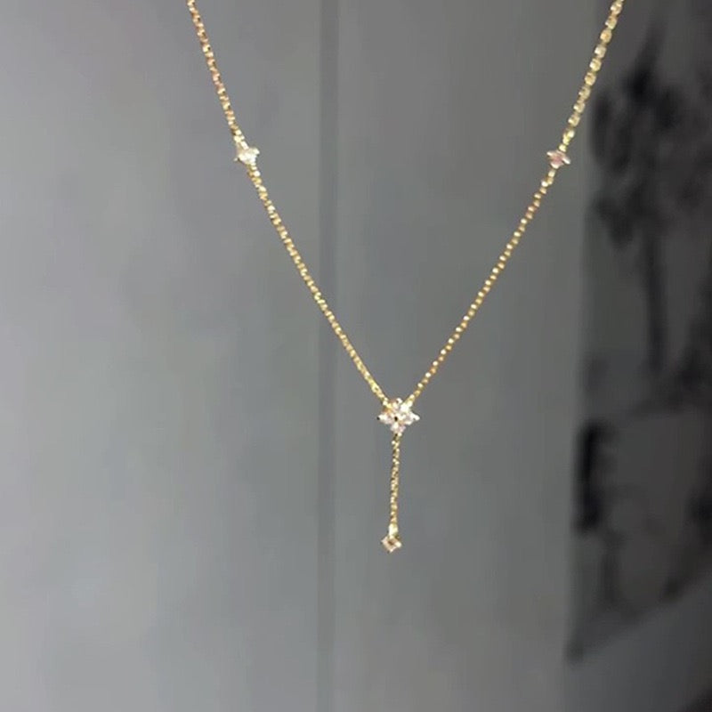 18K Gold INS Light Luxury Star Zircon Necklace, Dainty Clavicle Chain for Women