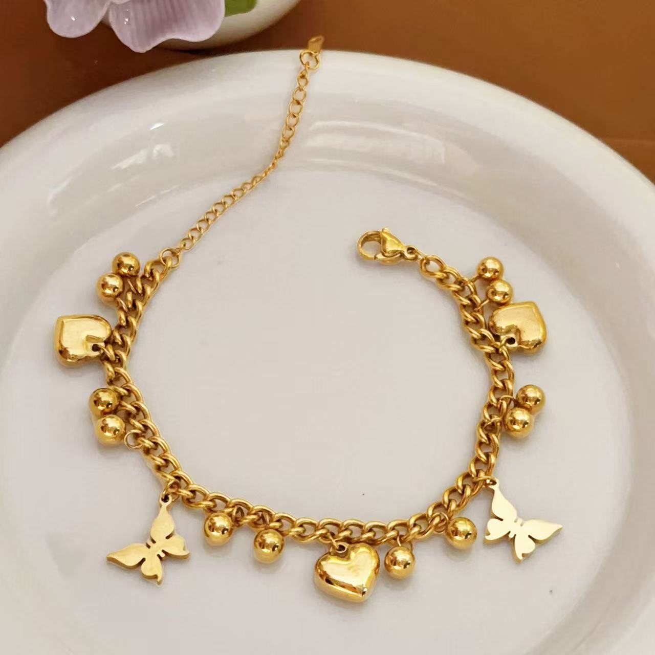 18K Gold Retro Butterfly Heart Bracelet, Light Luxury Delicate Design
