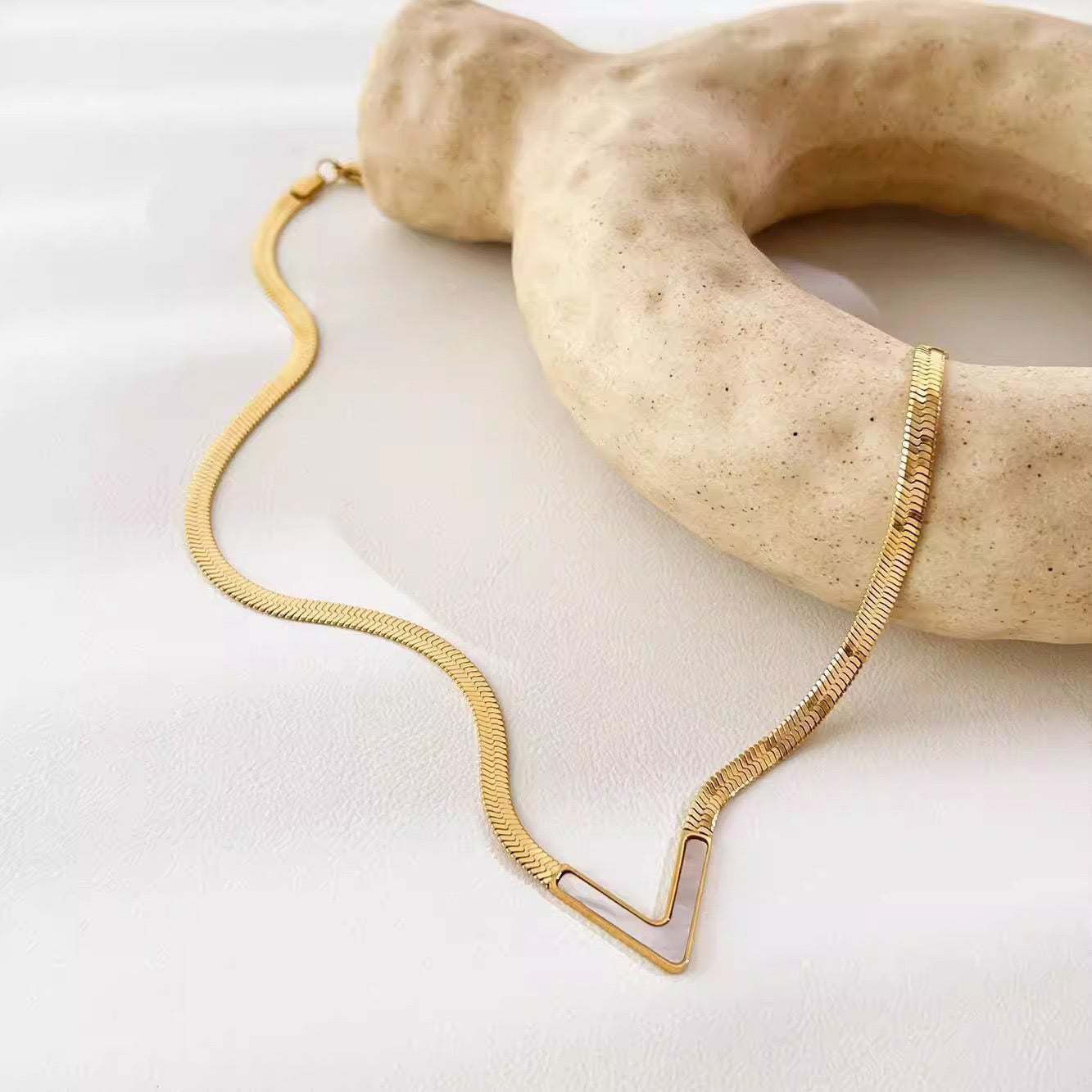 18K Gold V-Shape Flat Snake Necklace