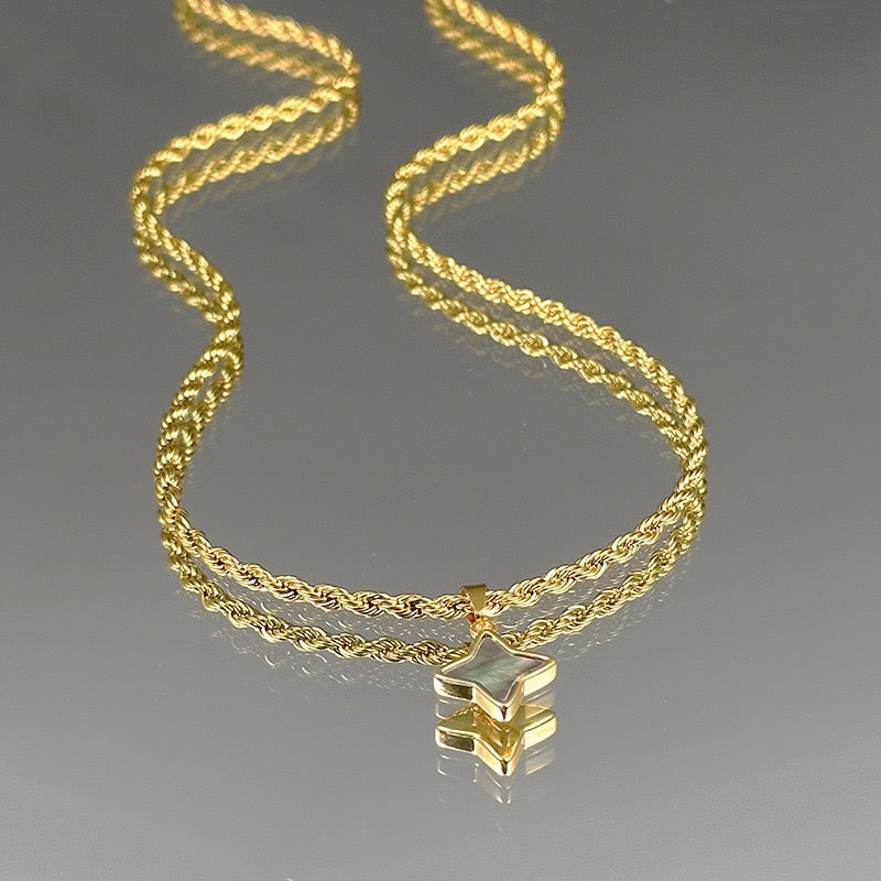 18K Gold Vintage Four Point Lucky Star Unisex Necklace