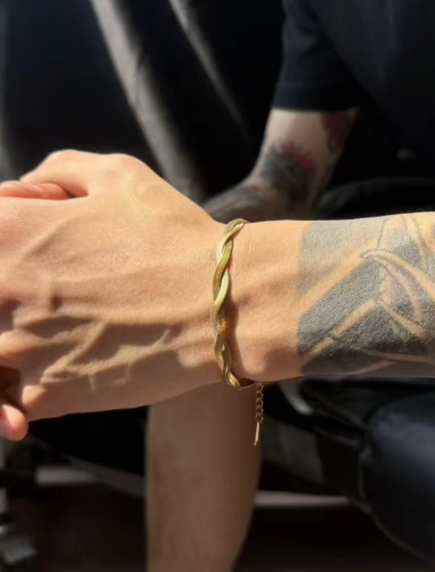 18K Gold Minimalist Twisted Snake Bone Bracelet Unisex