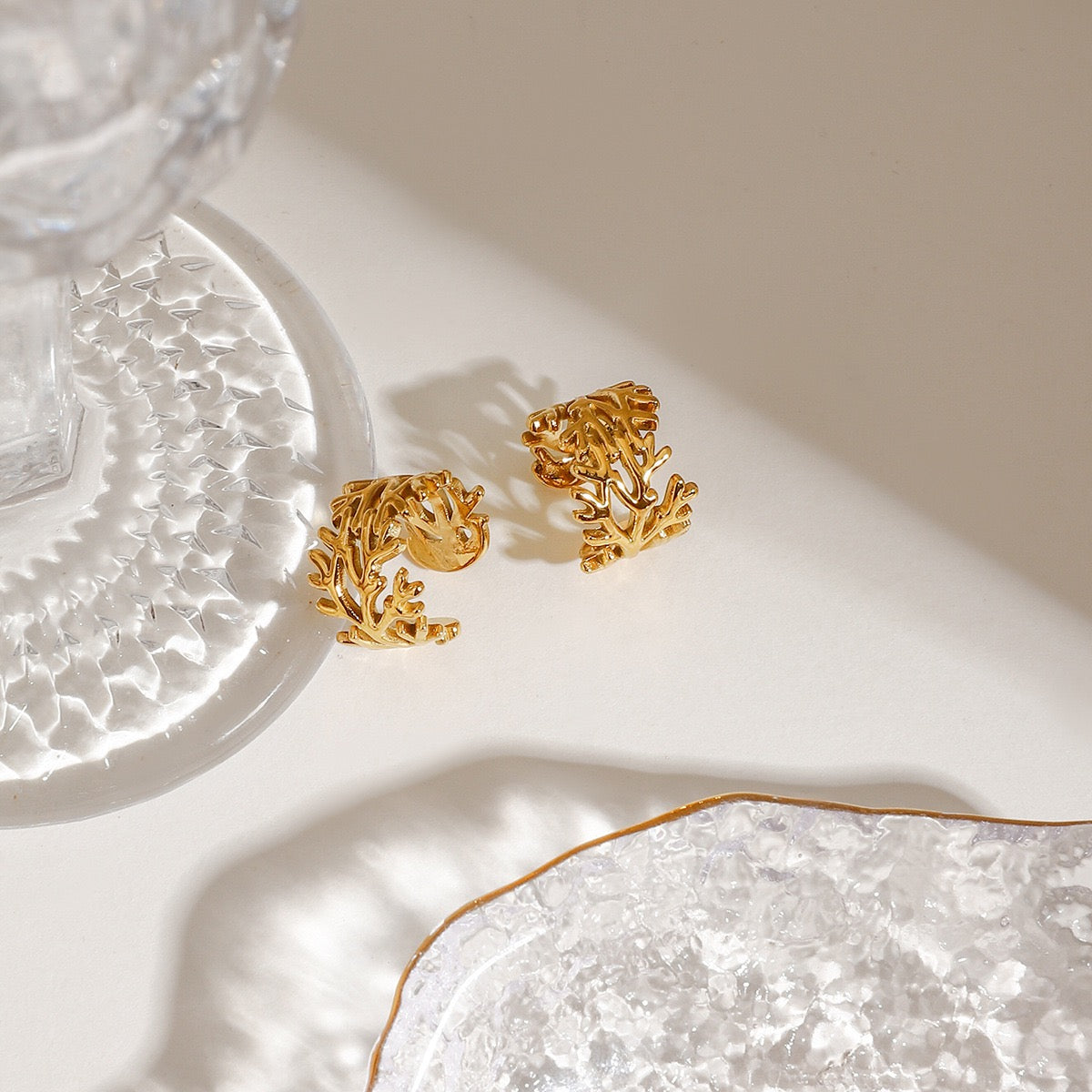 18K Gold Branch Hollow Out Ear Cuff