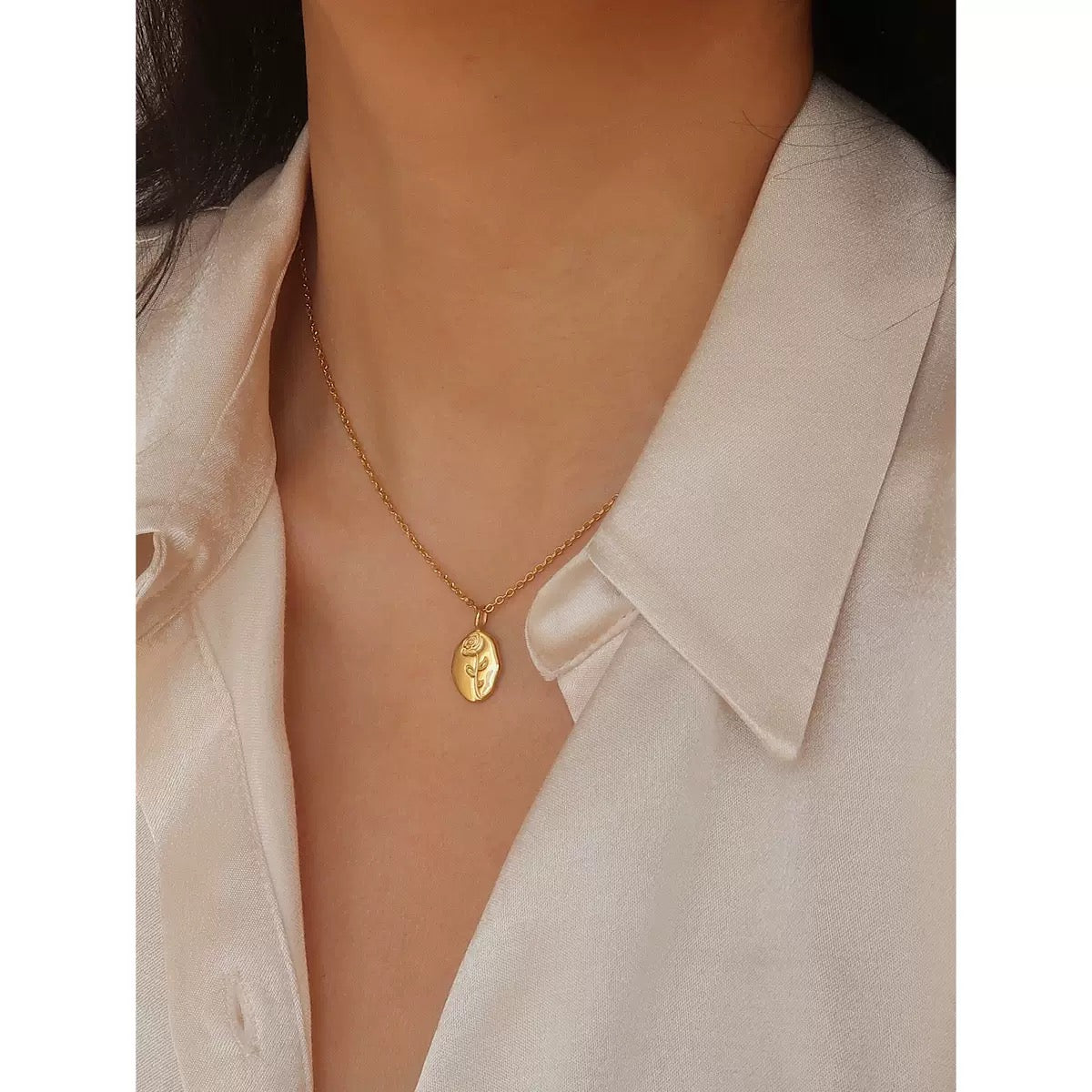 14K Gold Rose Irregular Pendant Choker