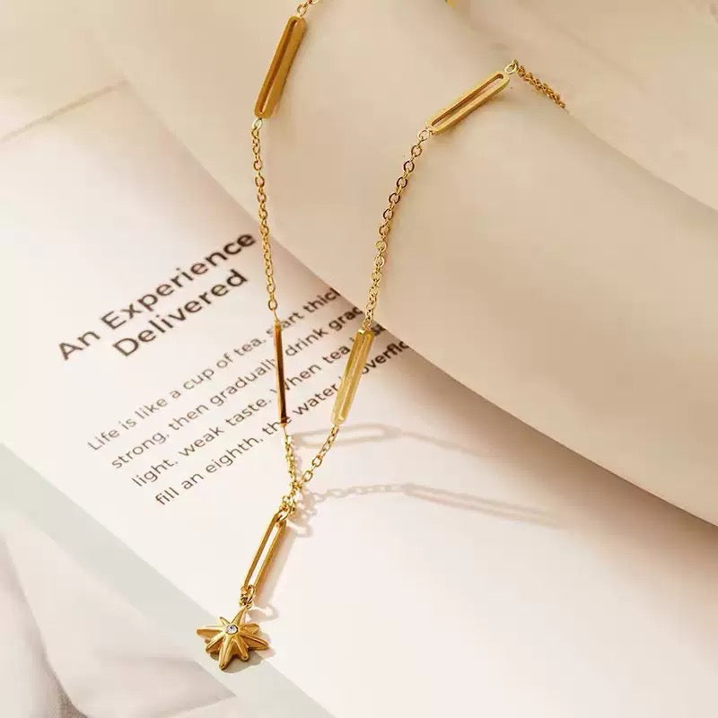 Hollow Star Dream Long Oval 14K Gold Necklace