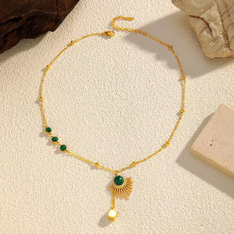 14K Gold Vintage Malachite Fan Choker Necklace