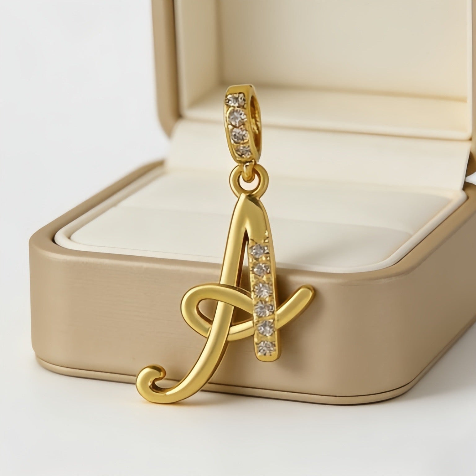 18K Gold Diamond Pendant Necklace