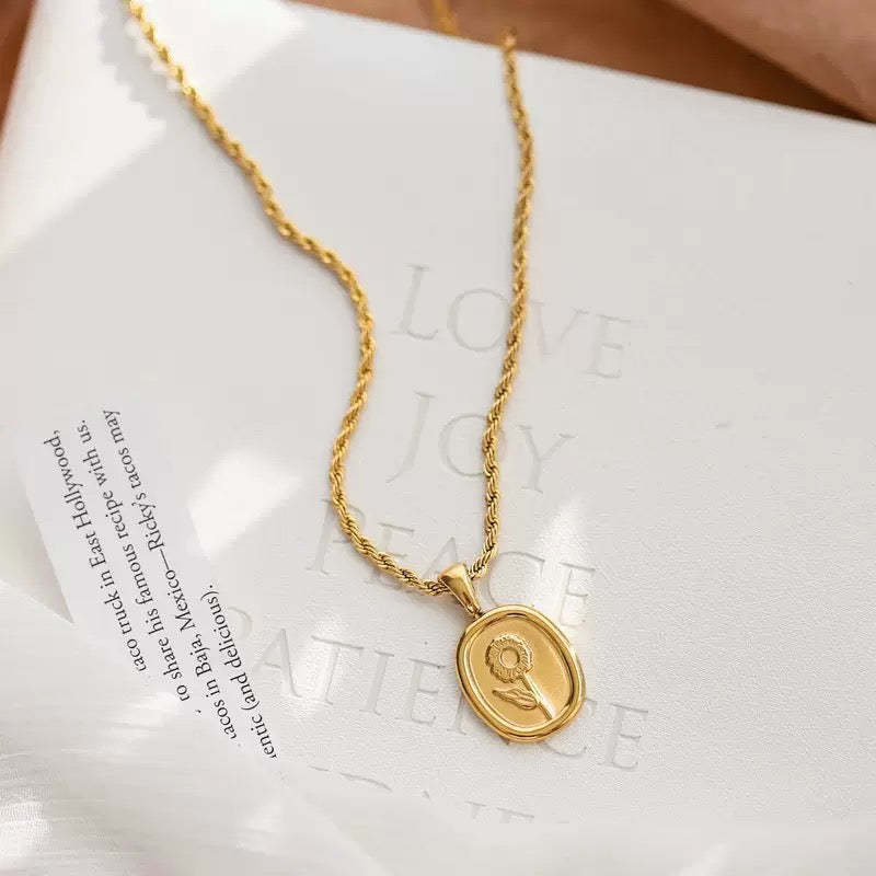14k Gold Small Square Flower Collarbone Chain