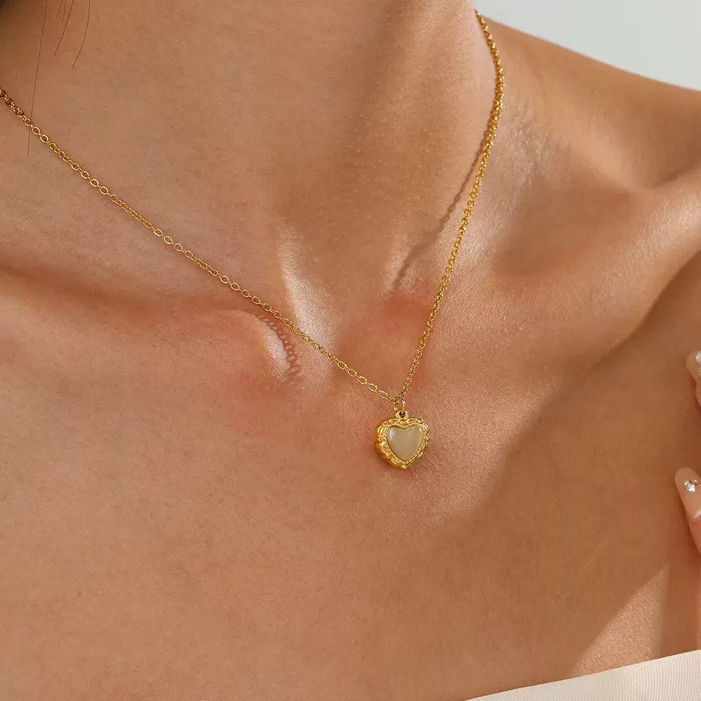 14k Gold Heart Zircon Collarbone Chain