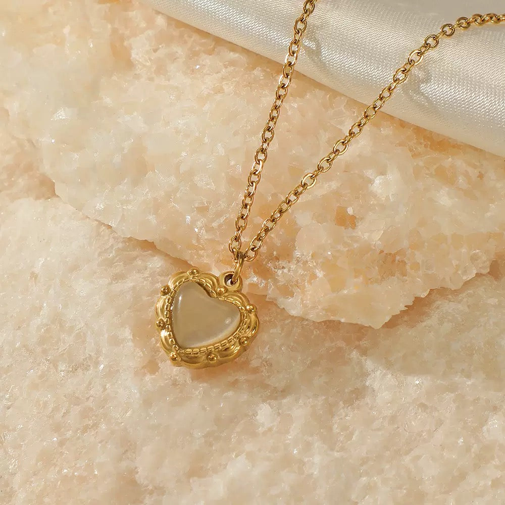 14k Gold Heart Zircon Collarbone Chain