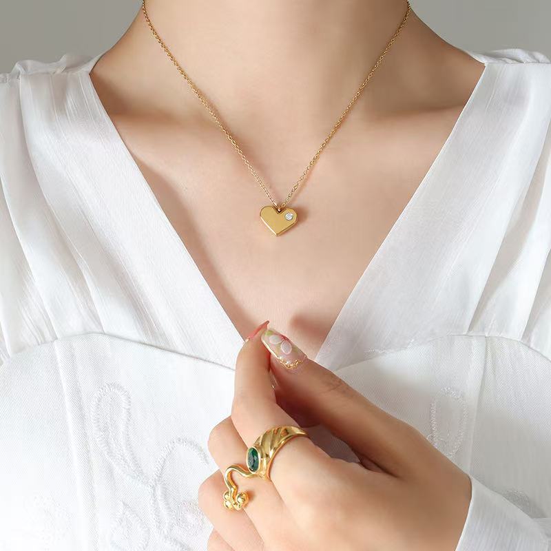 14k Gold Peach Heart Diamond Collarbone Chain