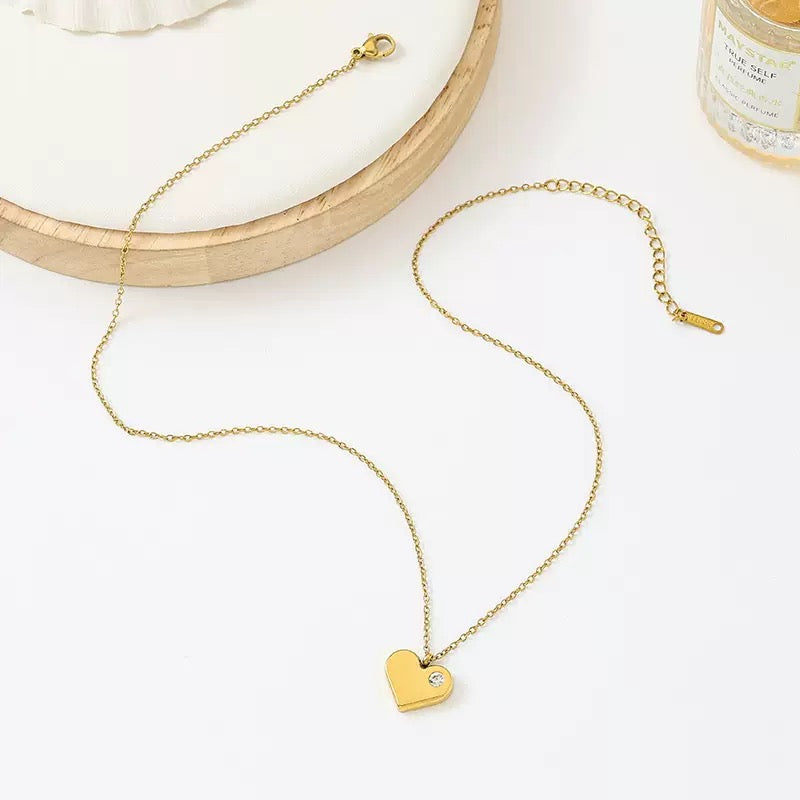 14k Gold Peach Heart Diamond Collarbone Chain