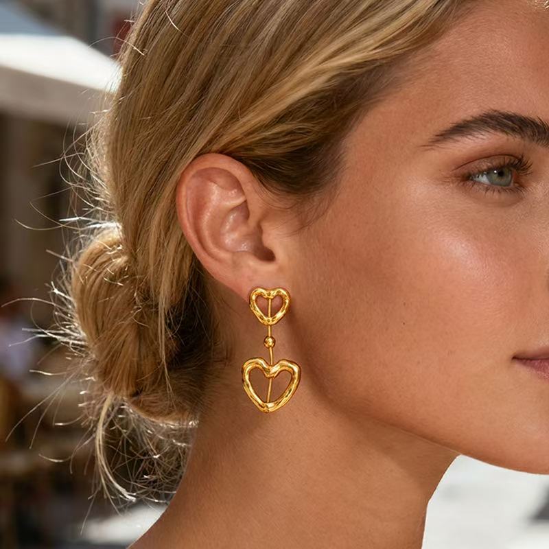 18k Gold Heart Asymmetric Earrings