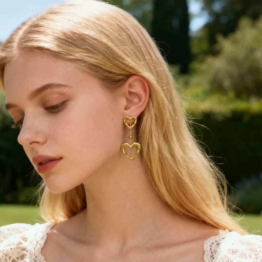 18k Gold Heart Asymmetric Earrings