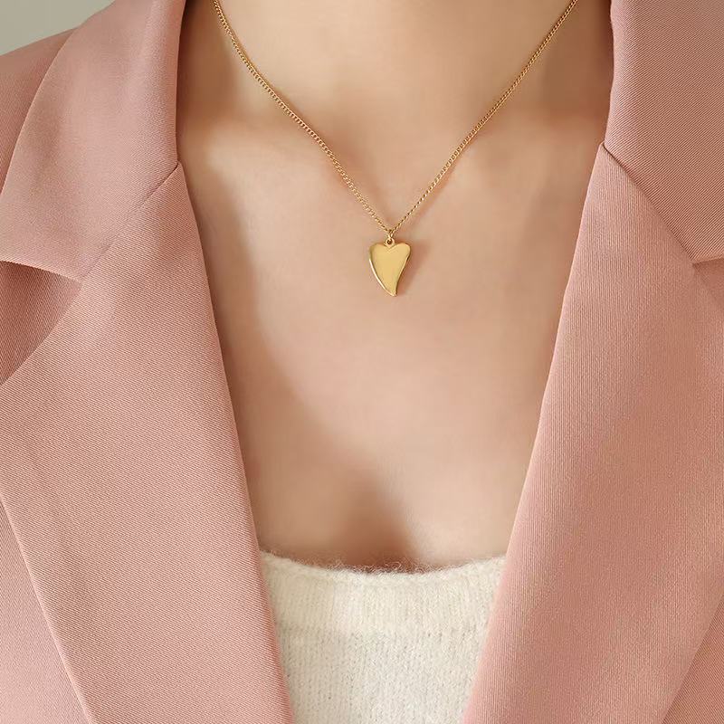 18k Gold Guardian Sweetheart Collarbone Chain