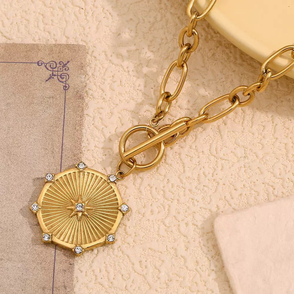 18K Gold Eight-Point Star Diamond Disc Pendant Necklace