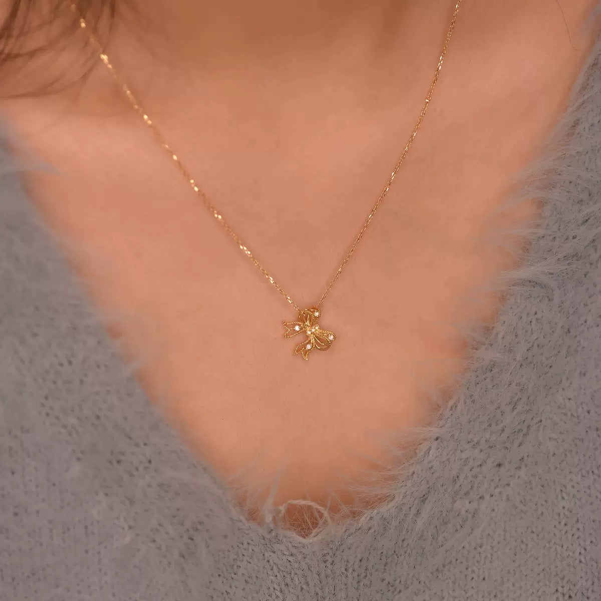 14K Gold Bow Pendant Necklace