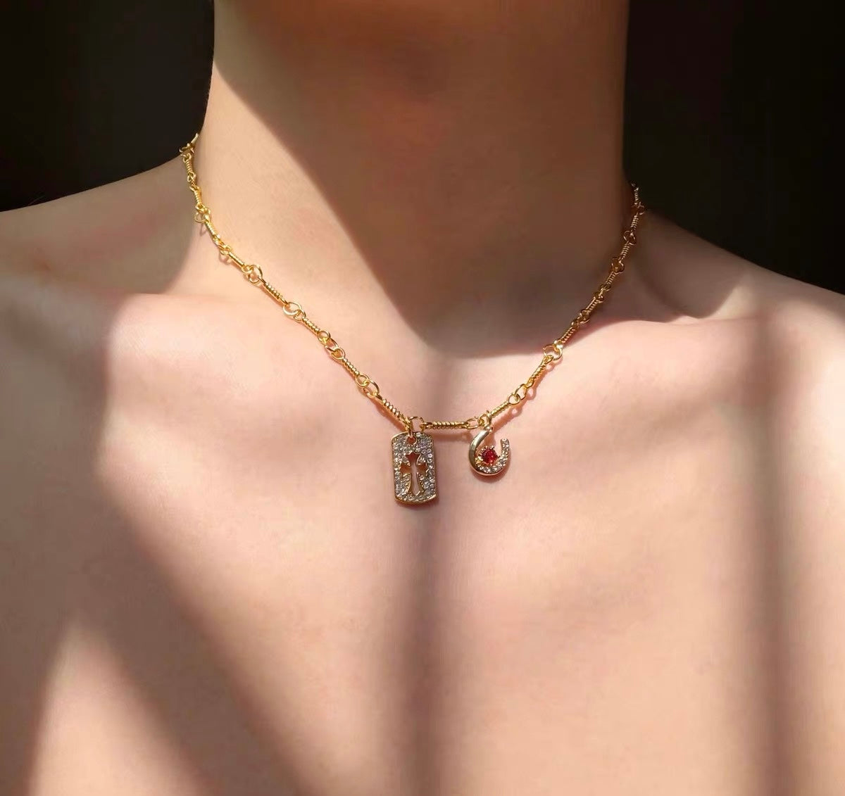 Latest 14K Gold Cross Pendant Necklace (Unisex)